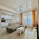 Lamera - Cu 1-2-3 Cu Acces Si La Apartment