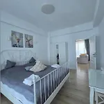 Lamera - Cu 1-2-3 Cu Acces Si La Apartment *