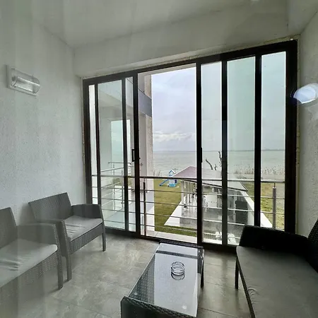 Lamera - Cu 1-2-3 Cu Acces Si La Appartement Mamaia