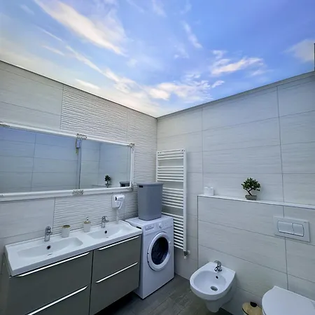 Lamera - Cu 1-2-3 Cu Acces Si La Apartmán
