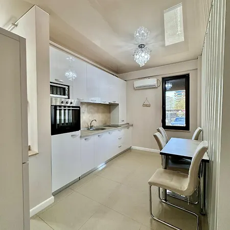 Lamera - Cu 1-2-3 Cu Acces Si La Appartement