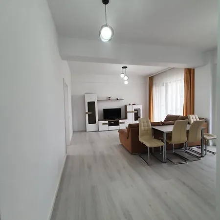 Lamera - Cu 1-2-3 Cu Acces Si La Apartmán *